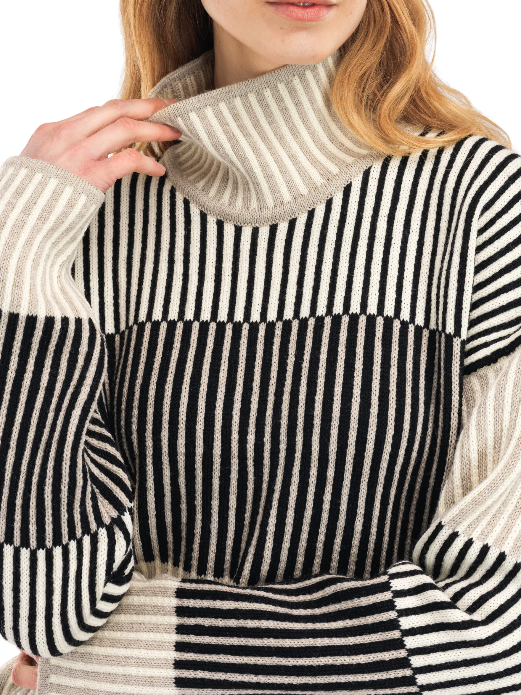 Dale of Norway Turtle-Neck^Skarstind Women's Sweater Offwhite Sand